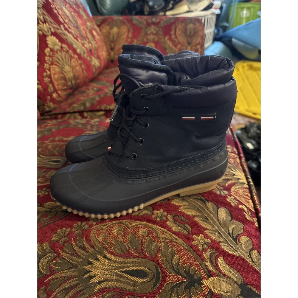 Tommy Hilfiger Women's Duck Boots Size 8 Blue